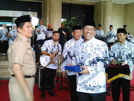 Pencarian PGRI Surakarta - Persatuan Guru Republik Indonesia Cabang Surakarta